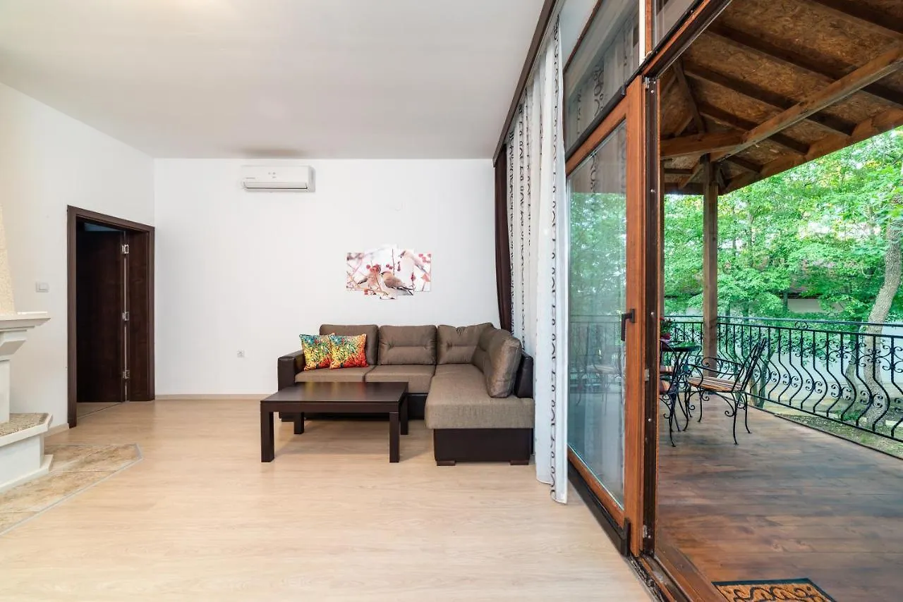 Willa Blaguna Eco Complex Warna 0*,